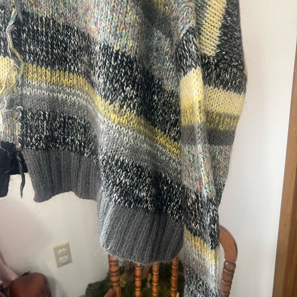 Women's Striped Sweater - Multicolor - Picture 5 of 6